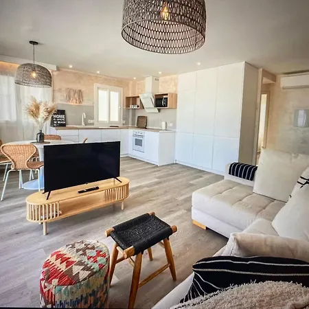 Cozy House Great Views アパート